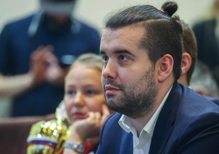 Патриоты или предатели? Почему спортсмены выступают без российского флага