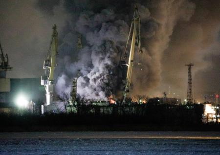 Два человека пострадали при пожаре на «Северной верфи» в Петербурге