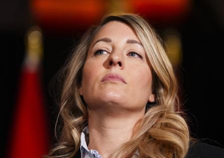 Глава МИД Канады рассказала, присоединится ли страна к США