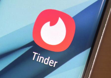 Владелец Tinder подал в суд на Google Play из-за угрозы удаления