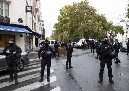 В Париже задержали ещё пять человек после нападения у здания Charlie Hebdo
