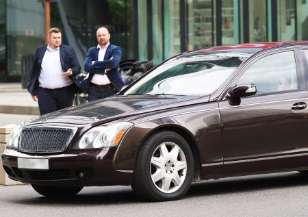 Налог на роскошь: какие машины попали в список в 2023 году, сколько платить