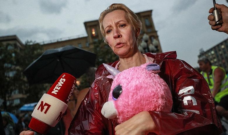 В акции приняли участие звёзды и известные журналисты