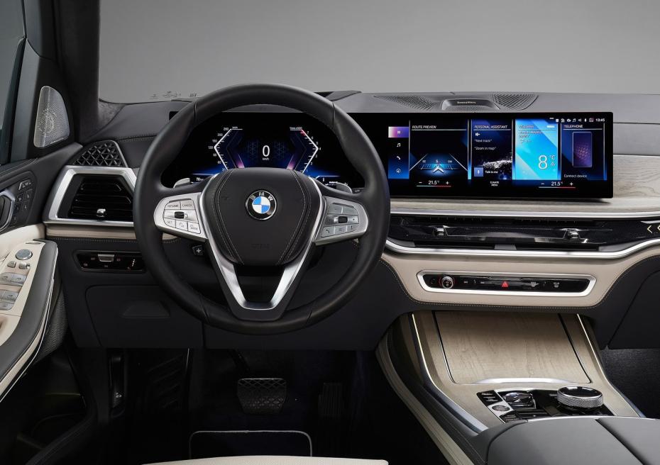 BMW X7 2023 года
