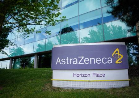 Центр Гамалеи и AstraZeneca подписали меморандум по борьбе с COVID 