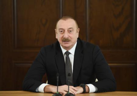 Путин поздравил Алиева с днем рождения