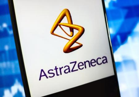 AstraZeneca впервые признала побочные эффекты своей вакцины от COVID