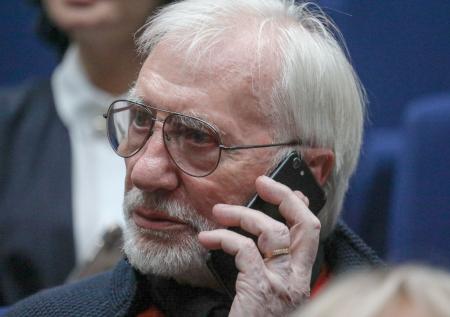 Друг рассказал об антиваксерской позиции умершего от ковида Мережко 