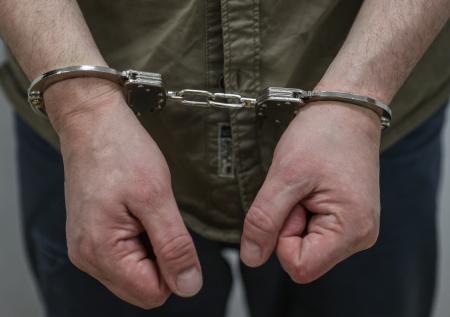 Мужчина изнасиловал ребенка на площадке в День защиты детей