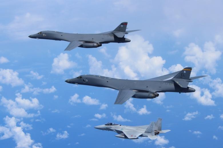 Бомбардировщики ВВС США B-1B Lancer