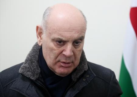 Путину доложат о просьбе возбудить дело о возможном отравлении Бжании
