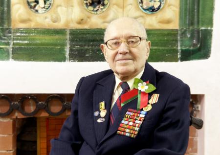 «Извращают историю»: 105-летний ветеран о Красной армии, союзниках, Трампе