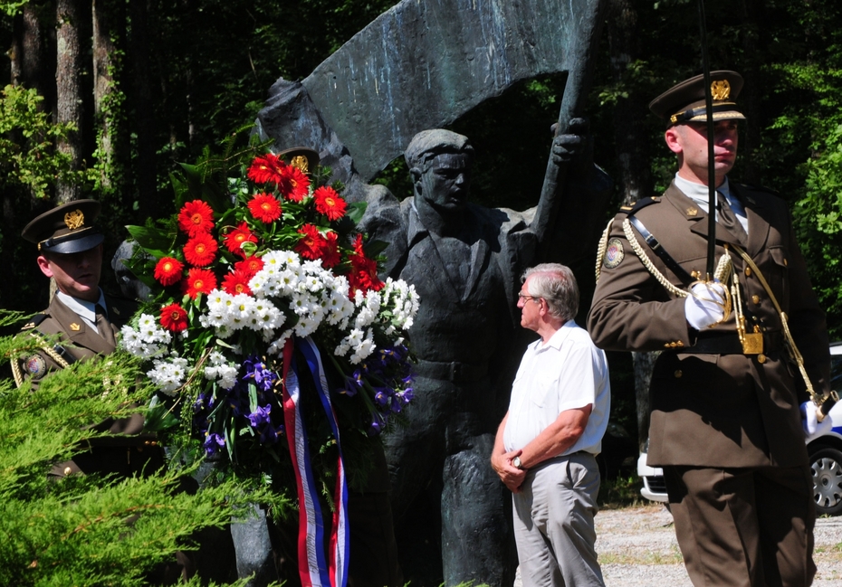 Памятник в честь первого партизанского отряда Хорватии