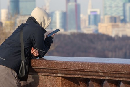 Россияне начали получать предложения совершить теракт