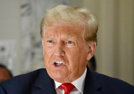 Правда ли, что Россия украла у США «супер-пупер-ракету»: о чем сказал Трамп