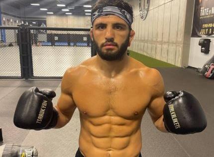 Царукян нокаутировал Ягоса в первом раунде на турнире UFC в Лас-Вегасе