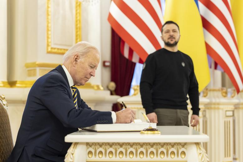Президент США Джо Байден и президент Украины Владимир Зеленский