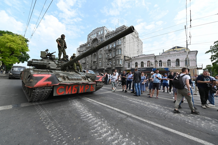 Ростов-на-Дону, танк бойцов ЧВК «Вагнер» у здания Южного военного округа