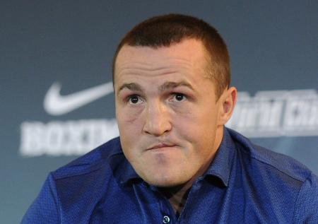 Боксёр Лебедев проиграл Мчуну с крупным счётом