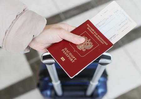 Чиновникам предложили запретить выезд за рубеж на пять лет после увольнения