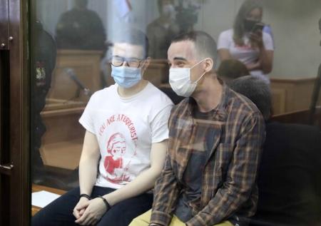 Активисты устроили провокацию у суда в поддержку обвиняемых по делу «Сети»