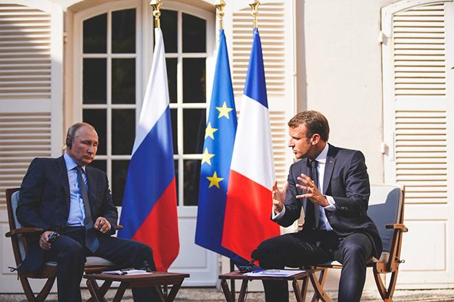 Владимир Путин и Эммануэль Макрон