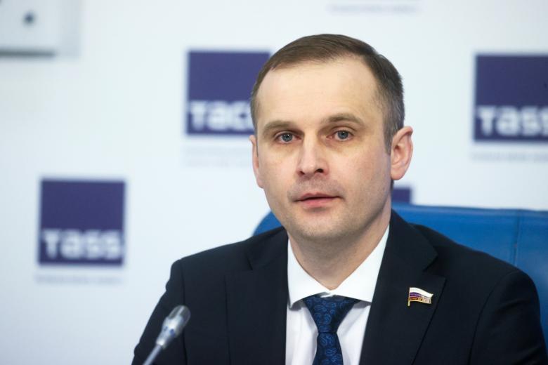 Сергей Леонов