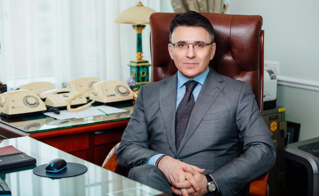 Александр Жаров