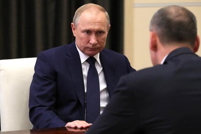 Владимир Путин и Денис Паслер