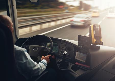 Автобус с россиянами перевернулся на курортном острове