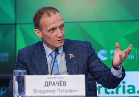 Драчёв: не было смысла что-то менять из-за Старых