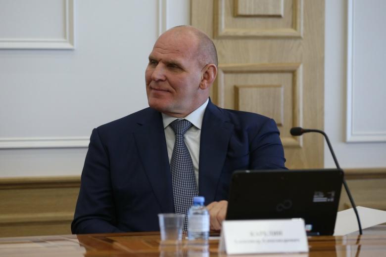 Александр Карелин