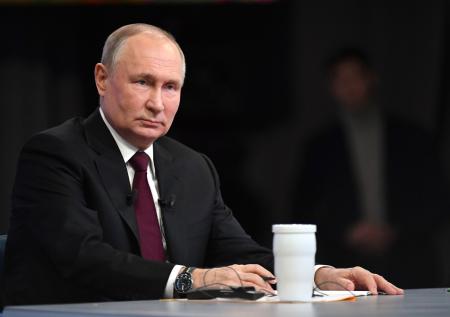 Путина хотели провести? Что за скандал с жалобой детей из Крыма на спортзал
