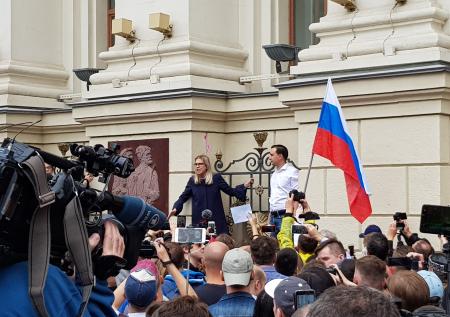 Сбежавшую из ОВД Соболь вновь задержали