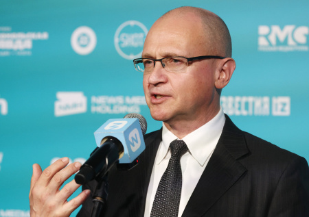 Кириенко поблагодарил религиозные организации за помощь бойцам СВО