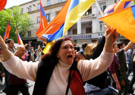 В Армении узнали о намерении оппозиции захватить здание парламента