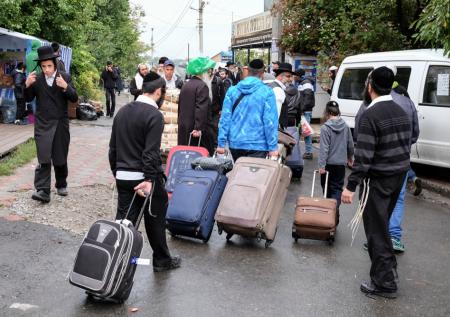 Спецоперация паломнику не помеха: хасиды едут на Украину молиться за мир