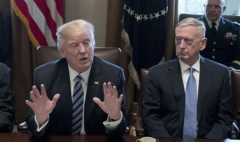 Президент США Дональд Трамп и глава Пентагона Джеймс Мэттис