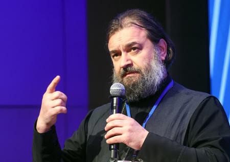 В РПЦ ответили на подозрение в поддержке смены пола