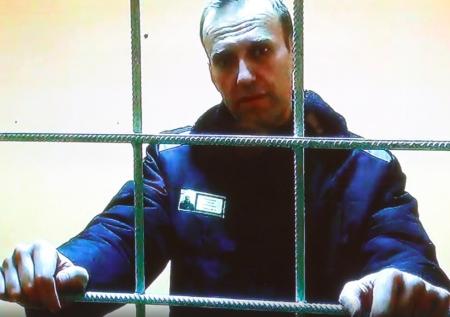 Навальный получил еще один судебный иск
