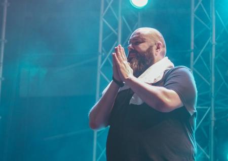«Нельзя бросать мать»: продюсер Фадеев пристыдил уехавших из России звёзд