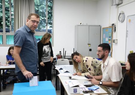 Партия «Ликуд» Биньямина Нетаньяху лидирует на выборах в Израиле