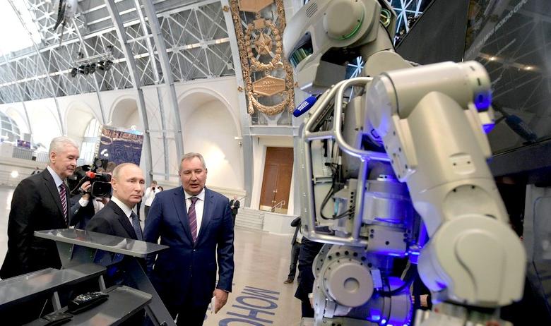 Президент РФ Владимир Путин и бывший вице-премьер Дмитрий Рогозин