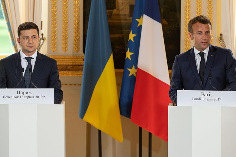 Президенты Украины и Франции Владимир Зеленский и Эммануэль Макрон 