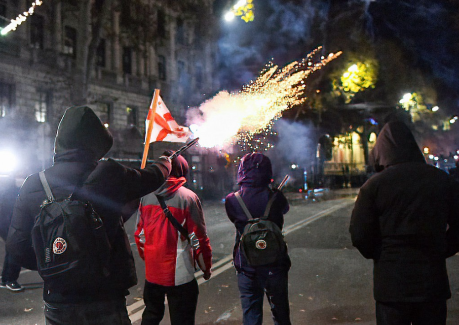 Власти нескольких стран призвали Грузию заново провести выборы