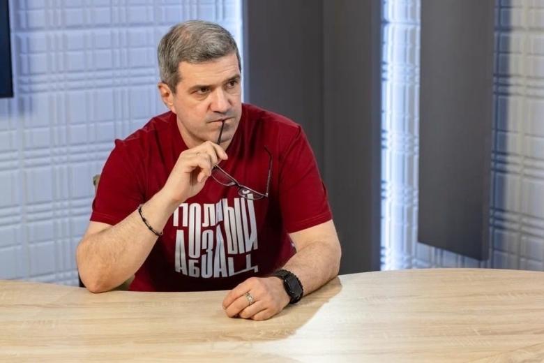 Журналист Михаил Шахназаров