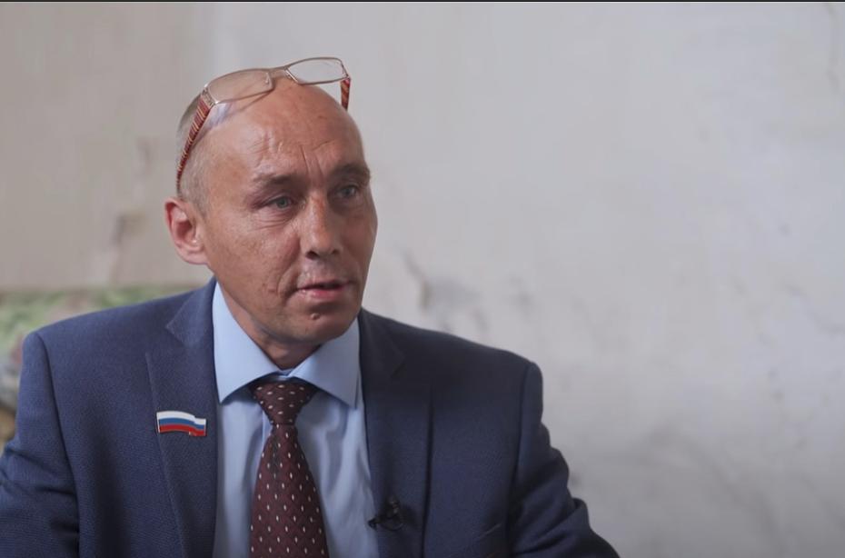 Кадр из шоу про вымышленного председателя Уссурийского района Виталия Наливкина