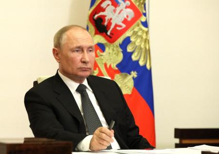 «Невозможно и не нужно»: Путин о суверенитете в судостроении