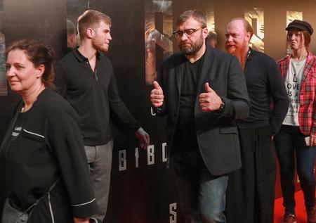 Пореченков прилюдно расцеловал Раппопорт