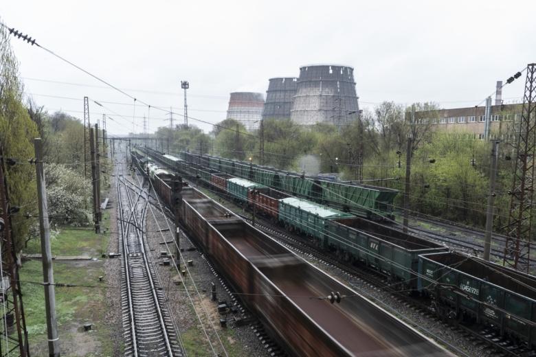 Кривой Рог, вид на железнодорожные пути и промышленные объекты города